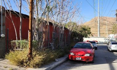TERRENO CON CASA EN AVE. LOMBARDO TOLEDANO