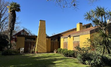 VENTA CASA LAS LOMAS SAN ISIDRO: 8 AMBIENTES GRAN PARQUE - LOTE 1650M2 -PRÓXIMO NEWMAN