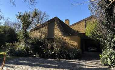 VENTA CASA LAS LOMAS SAN ISIDRO: 8 AMBIENTES GRAN PARQUE - LOTE 1650M2 -PRÓXIMO NEWMAN