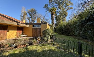 VENTA CASA LAS LOMAS SAN ISIDRO: 8 AMBIENTES GRAN PARQUE - LOTE 1650M2 -PRÓXIMO NEWMAN