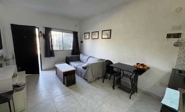 OPORTUNIDAD!!!!!VENTA-COMPLEJO DE 6 DEPTOS-EXCELENTE UBICACION