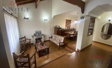 Casa 4ambientes en el centro Ballester