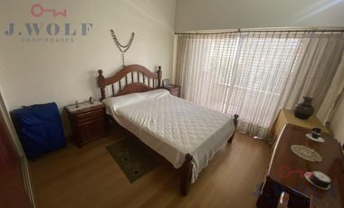 Casa 4ambientes en el centro Ballester