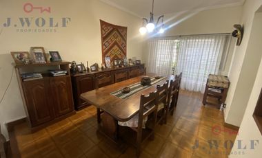 Casa 4ambientes en el centro Ballester