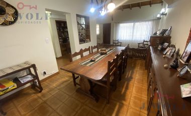 Casa 4ambientes en el centro Ballester