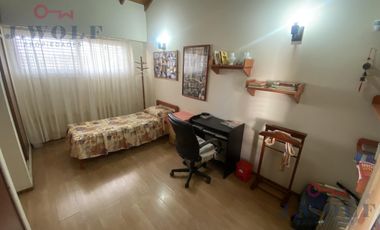 Casa 4ambientes en el centro Ballester