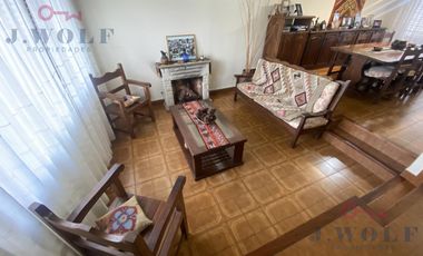 Casa 4ambientes en el centro Ballester