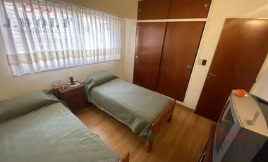 Casa 4ambientes en el centro Ballester