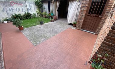 Casa 4ambientes en el centro Ballester