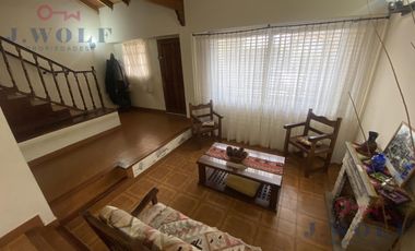 Casa 4ambientes en el centro Ballester