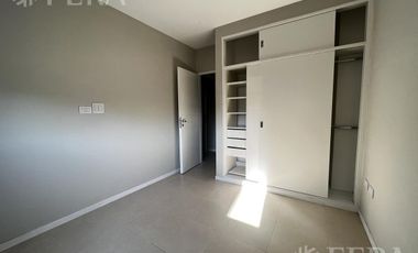 Venta de Departamento 2 ambientes con espacio guardacoche en Sarandi (32021)