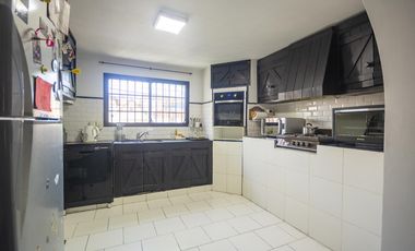 Ph 5 ambientes con terraza y parrilla propias