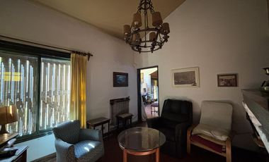 VENTA CASA LA HORQUETA: A REFACCIONAR CON GRAN PARQUE SOBRE LOTE 1650M2 -ESQUINA