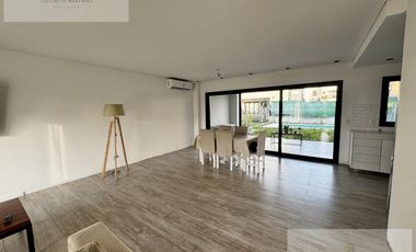 Casa 4 ambientes en venta barrio  privado Federico 1 / Berazategui.