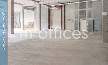 Renta local  comercial en P.B  de 1265 m2 + 200.57 m2 Terraza   Centro Monterrey