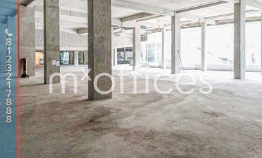 Renta local  comercial en P.B  de 1265 m2 + 200.57 m2 Terraza   Centro Monterrey