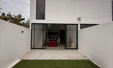 NUEVO TOWNHOUSE EN RENTA, CHOLUL