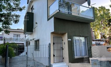 Cómodo Triplex en Mar De Ajo