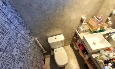 Villa Adelina-Chalet en esq. Muy linda! 4 amb.Impecable!jardin-cochera-3 bños-90m2 cub.-terr260m2