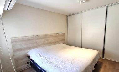 Villa Adelina-Chalet en esq. Muy linda! 4 amb.Impecable!jardin-cochera-3 bños-90m2 cub.-terr260m2