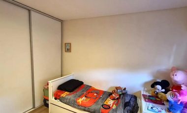 Villa Adelina-Chalet en esq. Muy linda! 4 amb.Impecable!jardin-cochera-3 bños-90m2 cub.-terr260m2