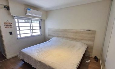 Villa Adelina-Chalet en esq. Muy linda! 4 amb.Impecable!jardin-cochera-3 bños-90m2 cub.-terr260m2