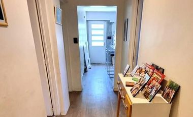 Villa Adelina-Chalet en esq. Muy linda! 4 amb.Impecable!jardin-cochera-3 bños-90m2 cub.-terr260m2