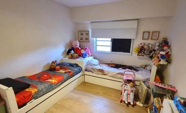 Villa Adelina-Chalet en esq. Muy linda! 4 amb.Impecable!jardin-cochera-3 bños-90m2 cub.-terr260m2