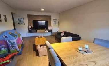 Villa Adelina-Chalet en esq. Muy linda! 4 amb.Impecable!jardin-cochera-3 bños-90m2 cub.-terr260m2