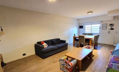 Villa Adelina-Chalet en esq. Muy linda! 4 amb.Impecable!jardin-cochera-3 bños-90m2 cub.-terr260m2