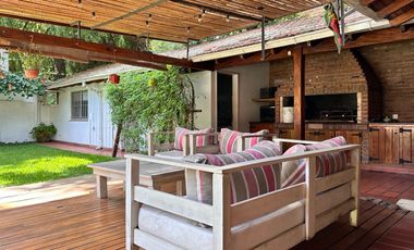 Casa venta Ingeniero Maschwitz centro-Escobar-5 ambientes-Quincho-Pileta-Paseo Mendoza