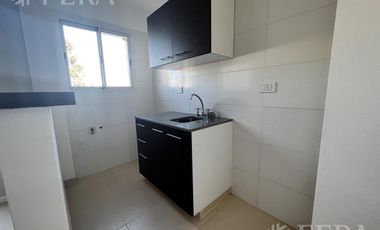 Venta de Departamento 2 ambientes con espacio guardacoche en Sarandi (32030)