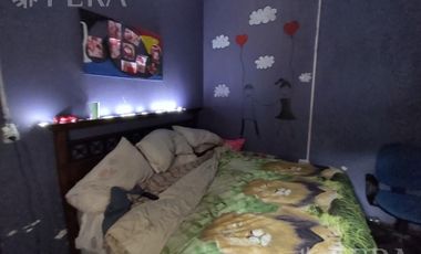 Venta casa para dos familias con local en Villa Dominico