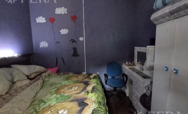 Venta casa para dos familias con local en Villa Dominico