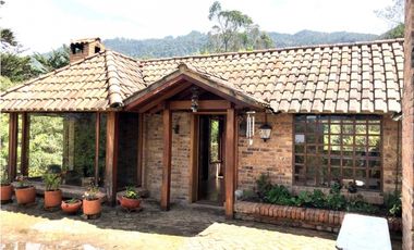 Alquilo hermosa Casa Campestre Vereda el Hato K7 vía la Calera