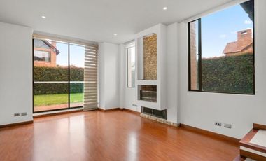 Arriendo casa campestre unifamiliar en conjunto en cajica.