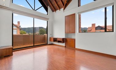 Arriendo casa campestre unifamiliar en conjunto en cajica.