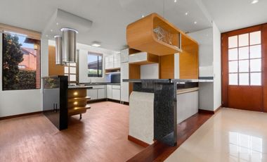 Arriendo casa campestre unifamiliar en conjunto en cajica.