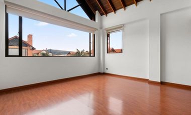 Arriendo casa campestre unifamiliar en conjunto en cajica.