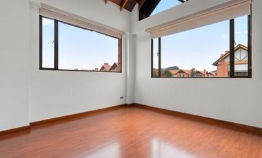 Arriendo casa campestre unifamiliar en conjunto en cajica.