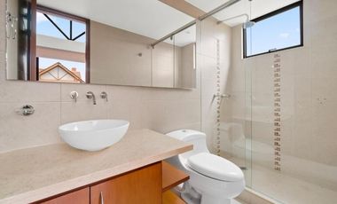 Arriendo casa campestre unifamiliar en conjunto en cajica.