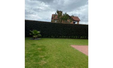 Arriendo casa campestre unifamiliar en conjunto en cajica.
