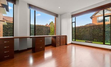 Arriendo casa campestre unifamiliar en conjunto en cajica.