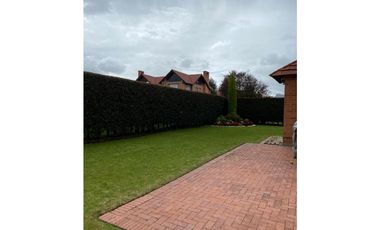 Arriendo casa campestre unifamiliar en conjunto en cajica.
