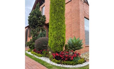 Arriendo casa campestre unifamiliar en conjunto en cajica.
