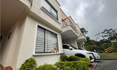 Se Vende Casa en Conjunto Cerrado - Sector Avenida 19 Norte