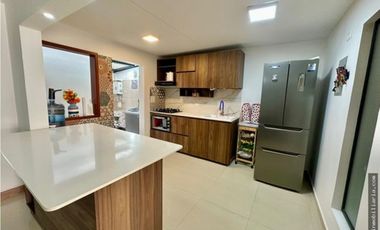 Se Vende Casa en Conjunto Cerrado - Sector Avenida 19 Norte