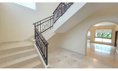 Casa de Lujo en Venta en Clayton – ¡Precio de Oportunidad!