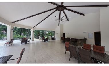 Casa de Lujo en Venta en Clayton – ¡Precio de Oportunidad!