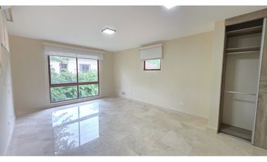 Casa de Lujo en Venta en Clayton – ¡Precio de Oportunidad!